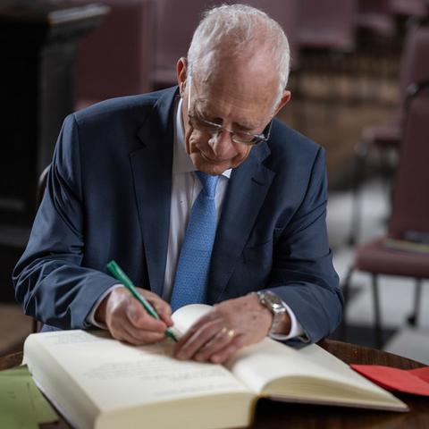 Oliver Hart signing degree U Cambridge