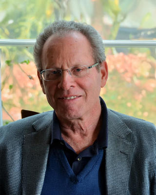 Robert Barro headshot