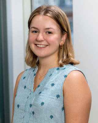 Anna Sander headshot