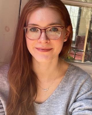 Clara Chambers headshot