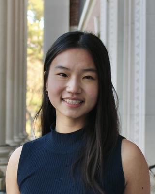 Megan Cui headshot
