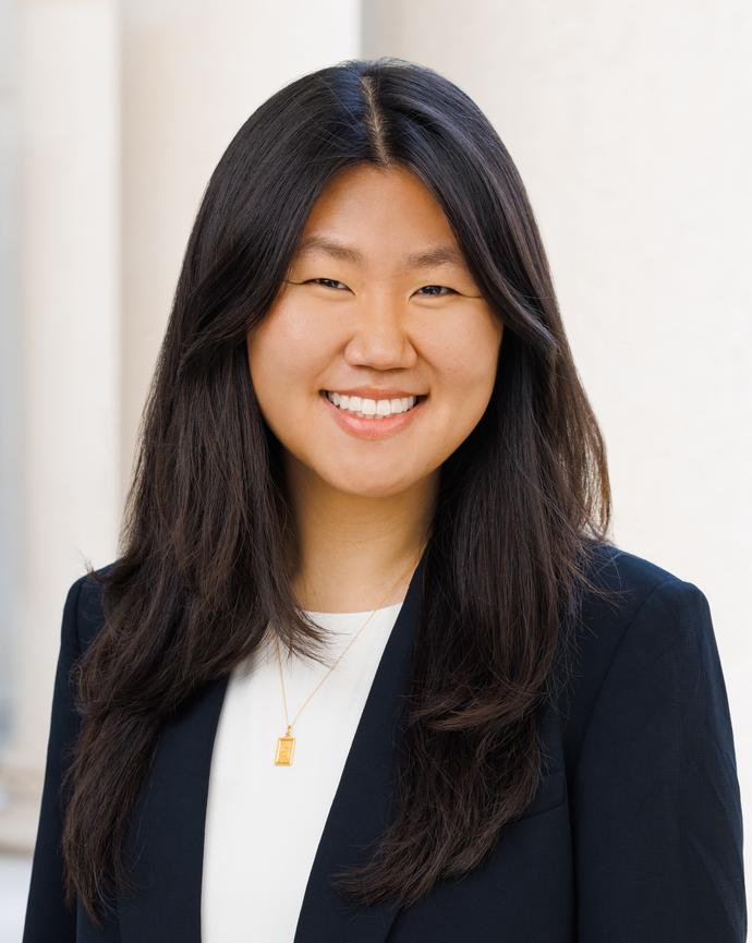 Fiona Chen headshot in front of the columns of Littauer Center